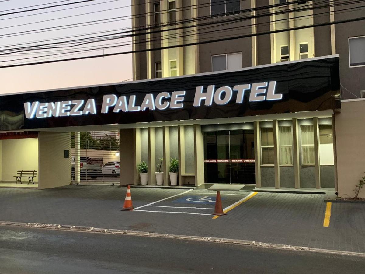 Hotel Veneza Cuiabá Exteriör bild