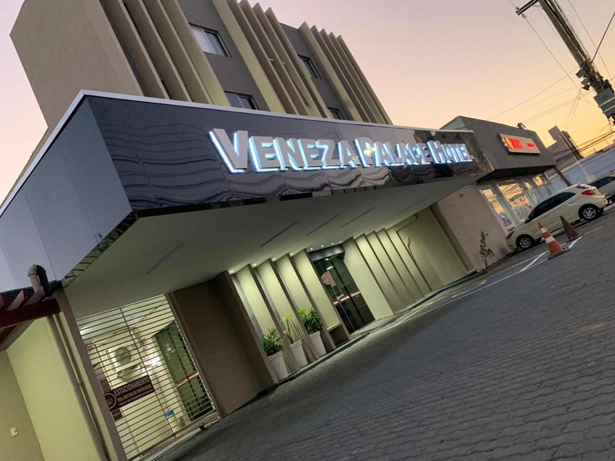 Hotel Veneza Cuiabá Exteriör bild