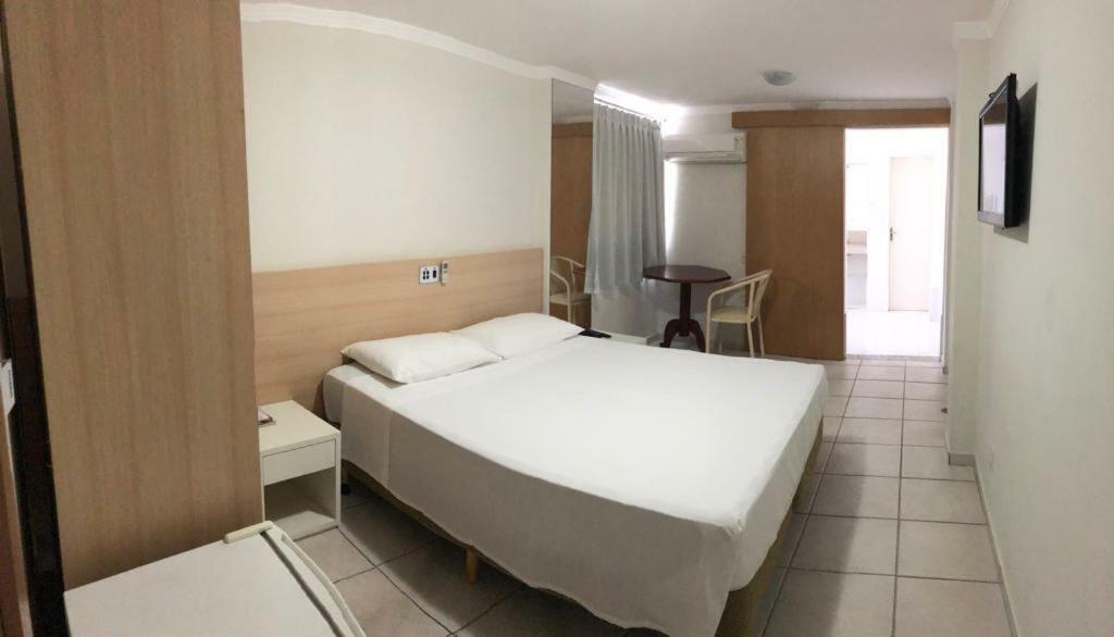Hotel Veneza Cuiabá Exteriör bild
