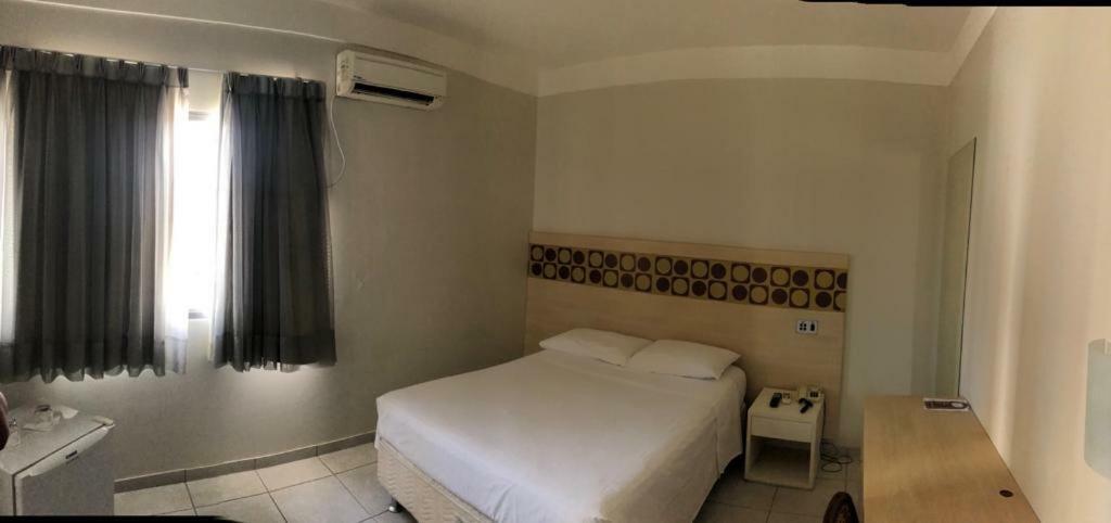 Hotel Veneza Cuiabá Exteriör bild